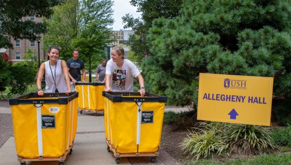 WCU students celebrate at welcome back event