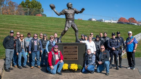 horrocks statue and the motorcycle group