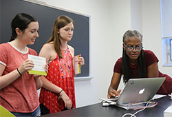 DNA Participants registering with Anita Foeman