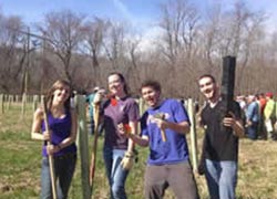 Planting Along the brandywine volunteers